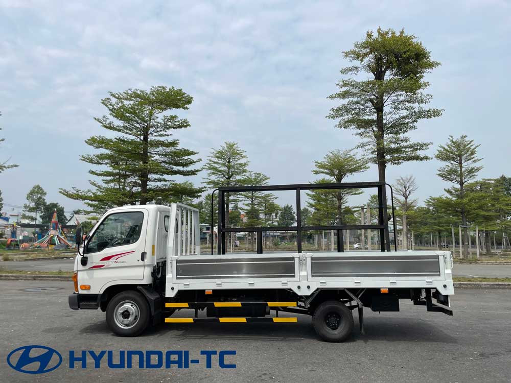 Xe tải chở kính Hyundai mighty N250SL tải trọng 2 tấn 4 mới nhất